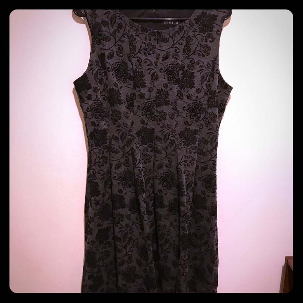 Enfocus dress 14w grey & black with flower detail
